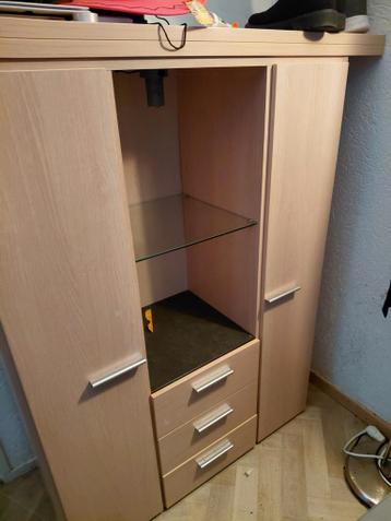 Gratis . !! Met spoed weg !! Laadjes hebben aandacht nodig