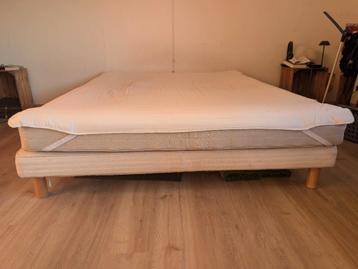 Bed + matras 160x200 gratis op te halen