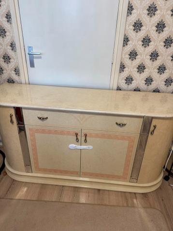 Buffetkast met lades en deuren