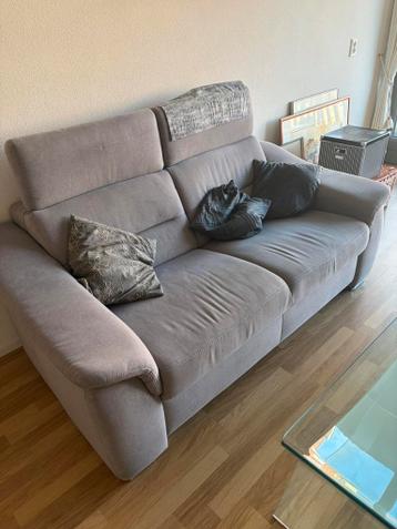 Zitbank grijs - gratis - ophalen 7 maart in de ochtend