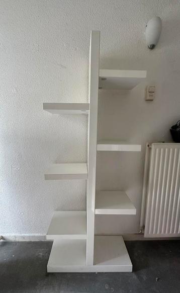 Witte open hoogglans kast, gratis