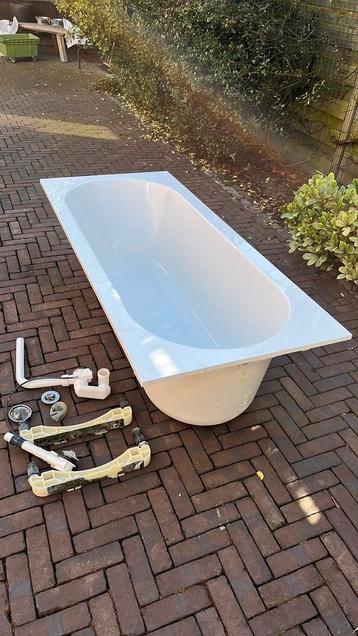 Gratis afhalen kunststof ligbad/badkuip