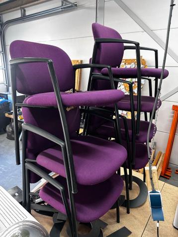 Paarse Stapelbare Stoelen - Set van zeven