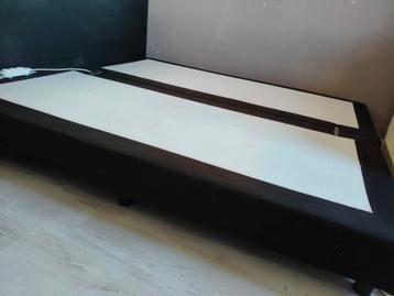 Zsm gratis af te halen, onderstel boxspring