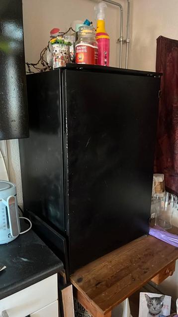 Zwarte Zanussi koelkast (GRATIS!)