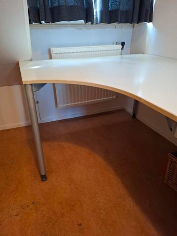 IKEA HOEK BURO GRATIS AF TE HALEN
