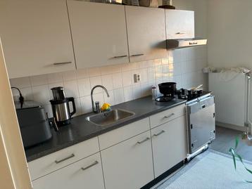 Kitchen Cabinets+Sink+Tap+Extractor Hood+Spice Cabinet