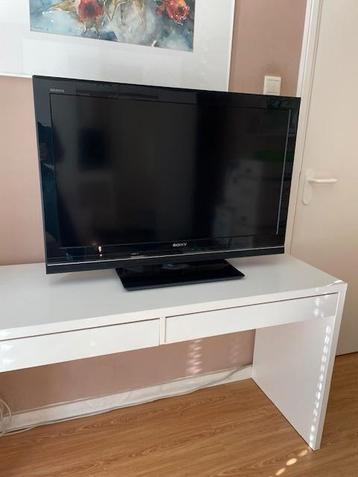 LCD Digital Colour TV