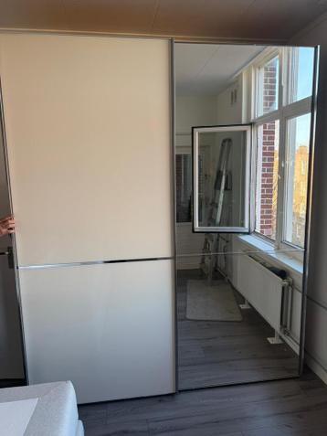 Gratis kleindingkast