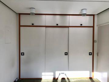 Retro inbouw kledingkast schuif- en klapdeuren