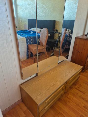 Kaptafel met 4 lades en inklapbare spiegel