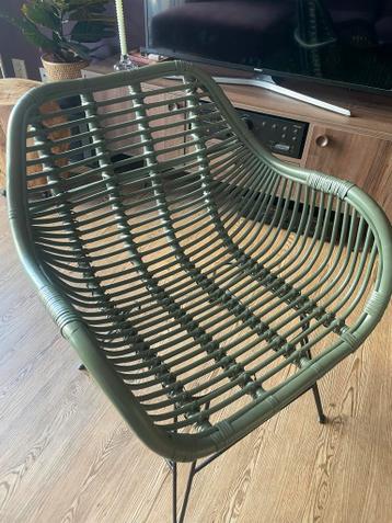 Groene rotan stoel