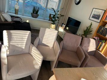 4 gebruikte stoelen gratis af te halen