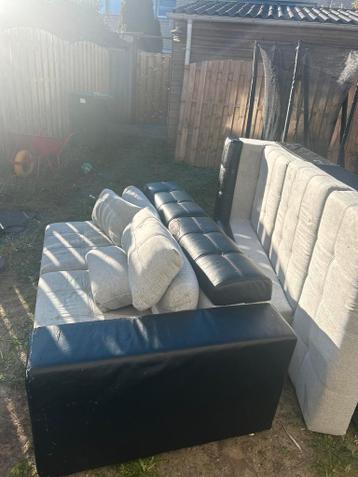 Gratis bank met opruimvak voor keet of mancave