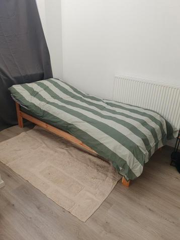 Bed en eventueel beddengoed in Leeuwarden