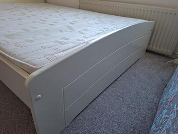 Gratis Bed 1.40 bij 2.00