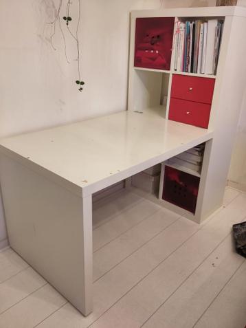 IKEA Bureau met vakkenkast, incl. rode bakken en lades