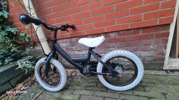 Kinderfiets zwart gespoten. Niet voor doorverkoop