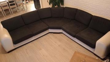 Gratis 4 maart komen ophalen. Hoekbank met ronde hoek