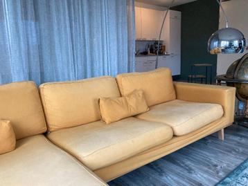 Gratis ophalen: Okergele hoekbank