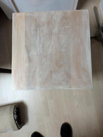 Gratis teak bijzettafel