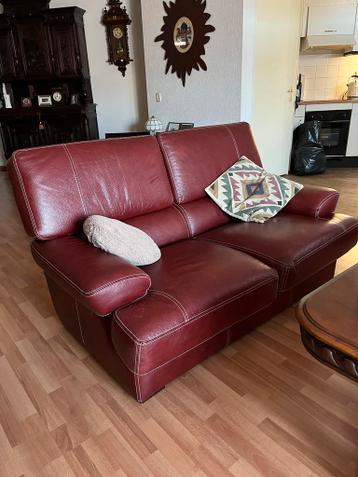 Rund  lederen 2-zits bank in Bordeaux rood