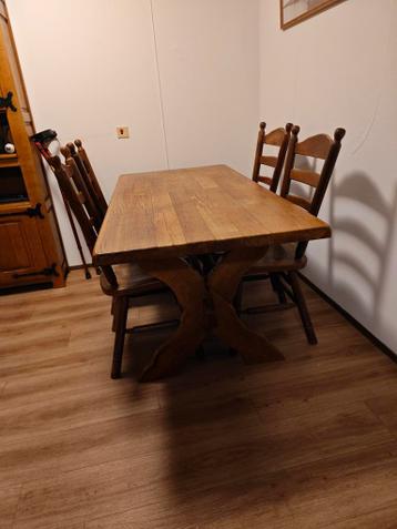 Massieve eiken eettafel met 4 stoelen