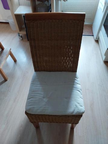 Eetkamerstoelen gratis