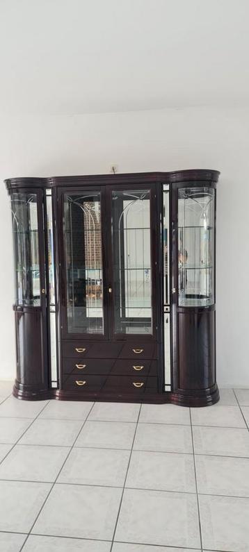 Vitrinekast en dressoir - gratis af te halen in Arnhem