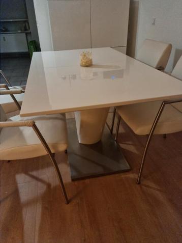 Eetkamertafel hoogglans wit