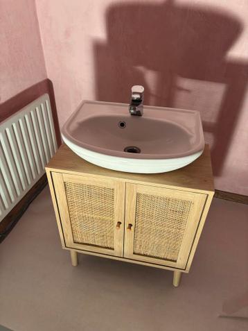 Wastafel en badkamer meubel