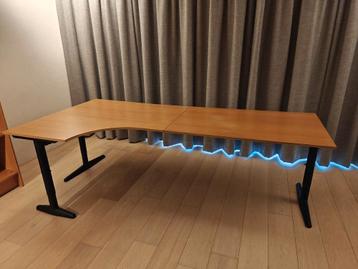 Hoek bureau (GRATIS)