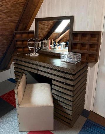 Vintage kaptafel met krukje en opbergvakken