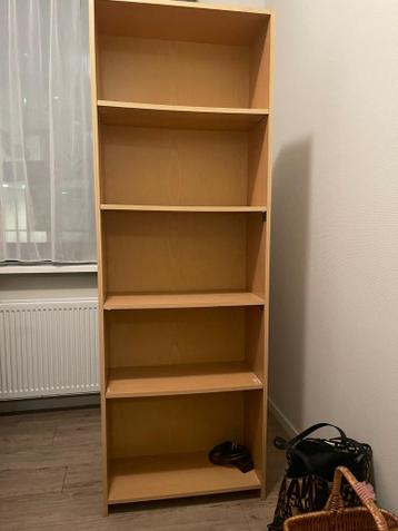 Simpele boekenkast met 5 planken