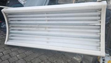 Gratis onderstel zonnebank - mogelijk werkend