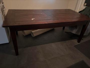Degelijke zware tafel met karakter (198x100 cm)