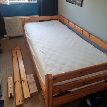 Flexa eenpersoonsbed met lattenbodem