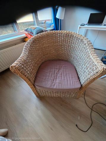 Rotan stoel in goede staat - moet weg!