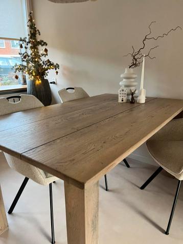 Massief vergrijsd eiken eettafel