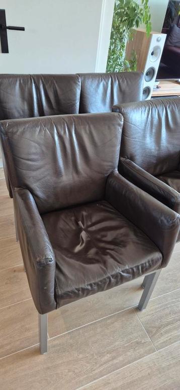 4 Donkerbruine Eetkamerstoelen