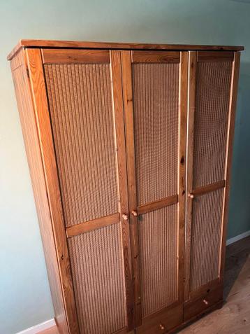 Kledingkast GRATIS af te halen