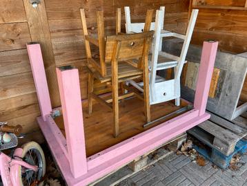 GRATIS tafel met 4 stoelen