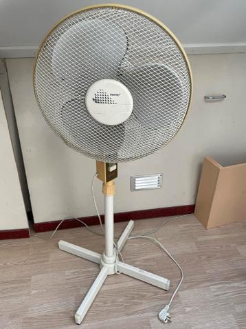 Gratis af te halen: Staande ventilator Dunway