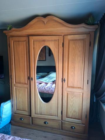 Gratis Grenen Linnenkast met Hang- en Leggedeelte en 3 Lades