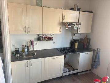 GRATIS AFHALEN: Complete keuken met defecte afzuigkap