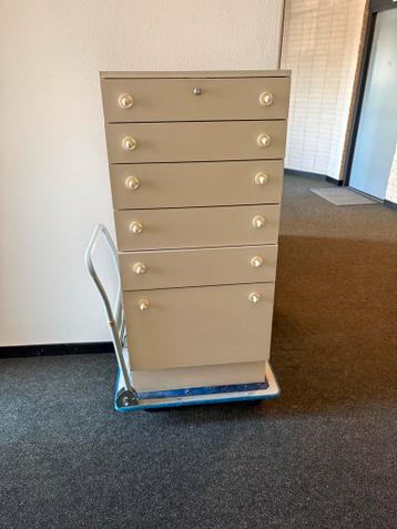 Gratis af te halen Wit ladenkastje met 6 laden en slotje