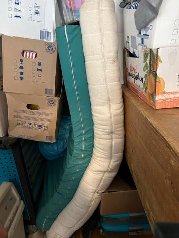 2 matrassen (90x200 en 70x200) in goede staat - Gratis