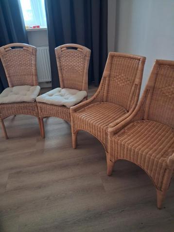 4 rotan stoelen gratis