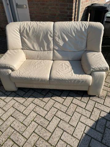 crème kleurige twee persoons bank