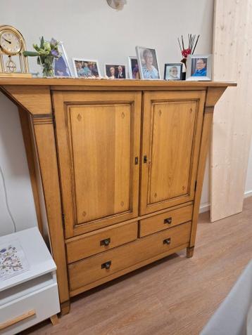 Complete Woonkamerset: Kast, TV-meubel, Tafel & 2 Stoelen